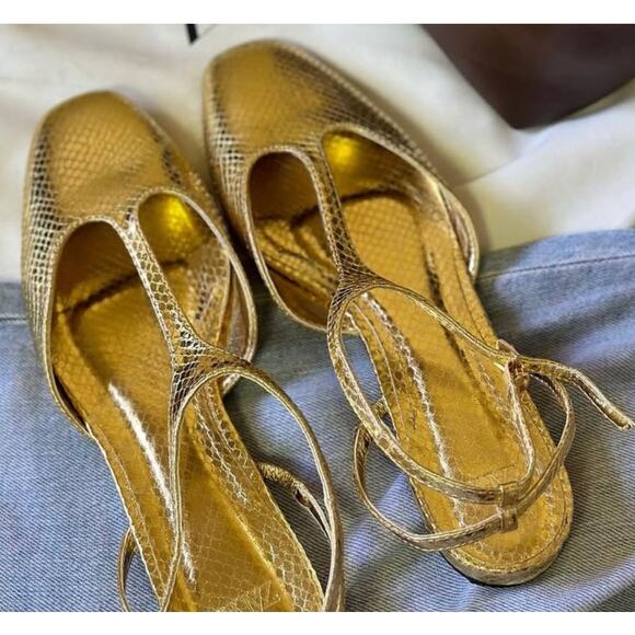 RARE!!! ZARA Front Strap Flats NWT - Picture 1 of 16
